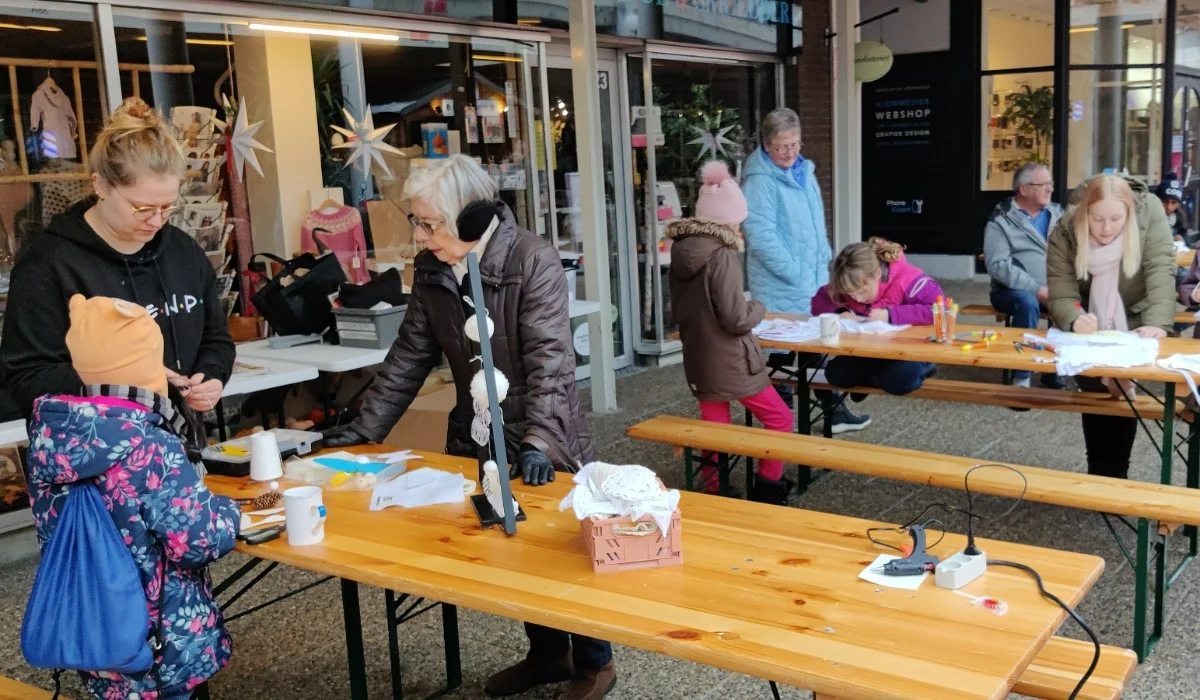 Det-Sker_20251222-1200_Julevaerksted-fo